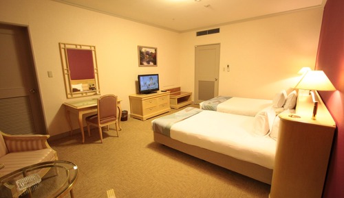 Corner Suite Room