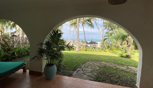 Grand Ocean Front Suite