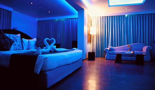 Honeymoon Room