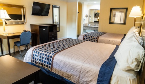 Standard Room, 2 Queen Beds, Smoking