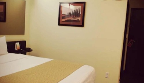 Standard Room, 1 Queen Bed, Accessible