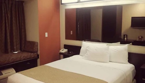 Standard Room, 1 Queen Bed