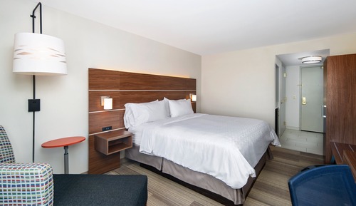 Standard Room, 1 King Bed (LEISURE)