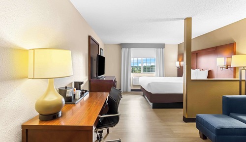 Suite, 1 King Bed with Sofa bed, Accessible, Non Smoking