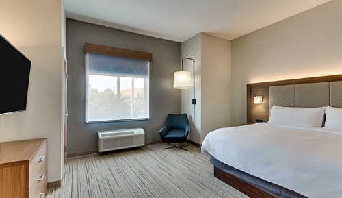 Suite, 2 Bedrooms, Roll-in Shower (Communications, Mobil, Roll-In Shower)