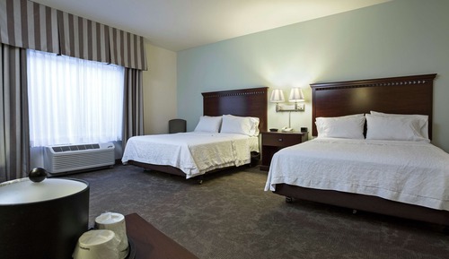 Two queen beds non smoking