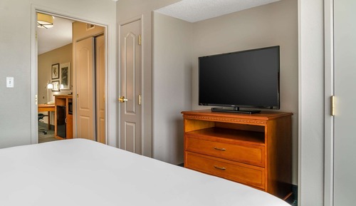 Suite, 1 King Bed, Accessible, Jetted Tub