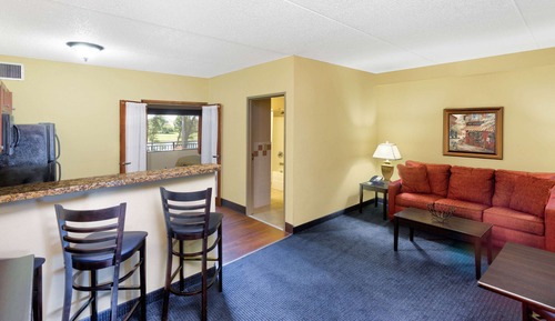 Suite, 1 King Bed, Non Smoking
