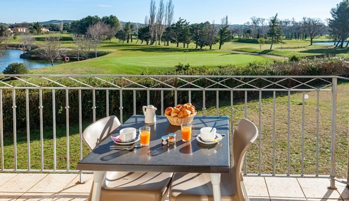 One bedroom apartment for 2 people with balcony and golf view