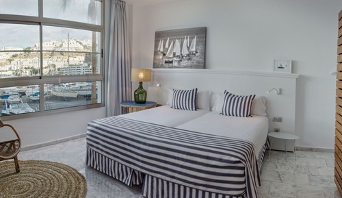 Deluxe Suite (3 Adults)