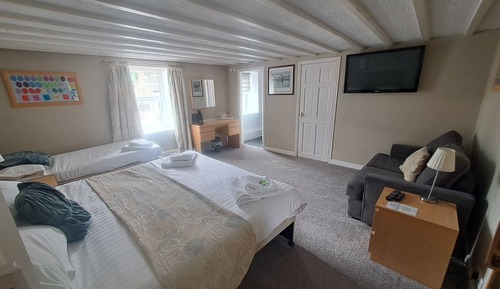 Family Suite, Ensuite