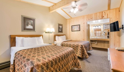 Standard Room, 2 Double Beds, Non Smoking (Pet Friendly)