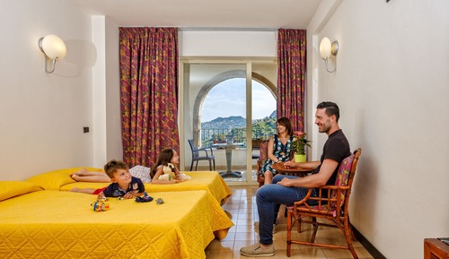 Economy Quadruple Room (Olimpo/Terrazze)