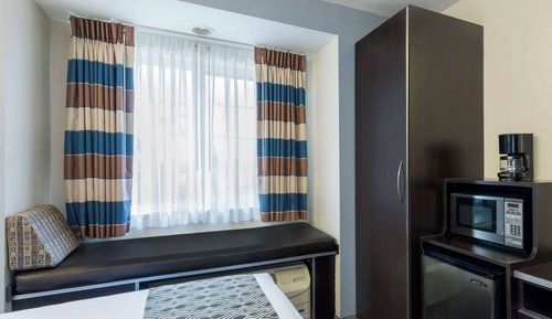Studio Suite, 1 Queen Bed, Non Smoking