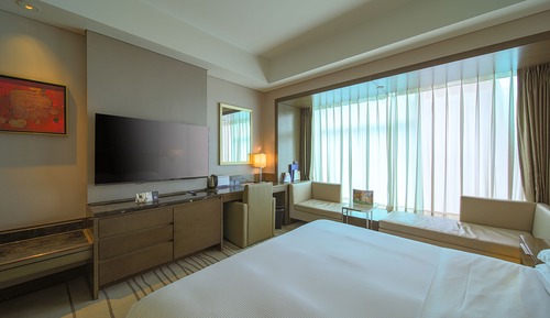 1 KING BED DELUXE ROOM