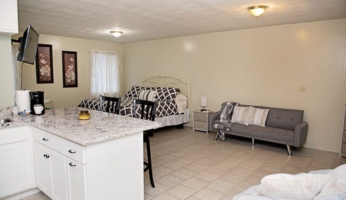 Room, Non Smoking, Private Bathroom (Carriage House)