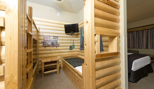 Kid Cabin Suite - Water Park Included
