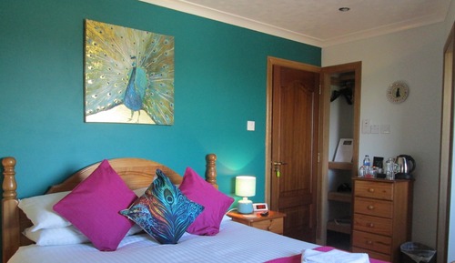 Standard Double Room, Ensuite, Garden View (Bedroom 1 KS)