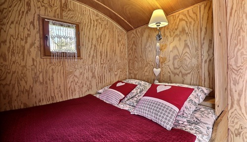 Room (RoulHotes)