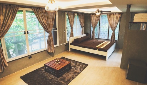 Signature House, Patio, Garden Area