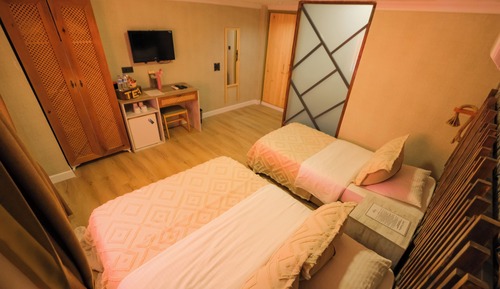 Standard Triple Room, City View