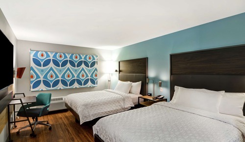 Room, 2 Queen Beds, Accessible, Bathtub