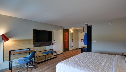 Room, 1 King Bed, Accessible (Hearing)