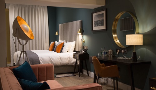 Suite, 1 King Bed, Accessible