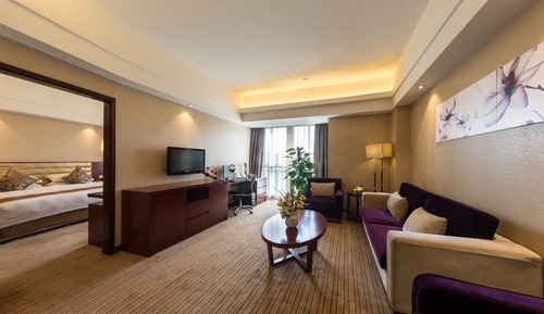 Deluxe Suite
