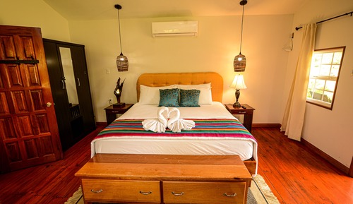 Comfort Cabin, 1 King Bed with Sofa bed, Pool Access, Garden View