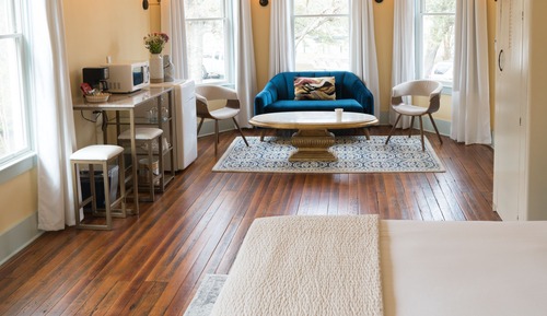 Luxury Suite, 1 King Bed, Balcony, City View (Parlor)