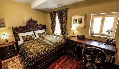 Room (Superior King 205)