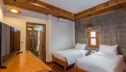 Connecting Suite Villa 04 Beds - Free One  Way Airport Transfer & Breakfast