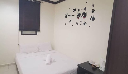 Queen Room 