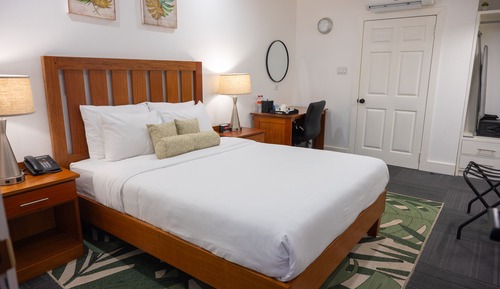 Standard Room, 1 Queen Bed, Ground Floor