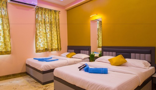 Economy Quadruple Room, 2 Double Beds, Smoking