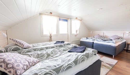 Luxury Cottage, 3 Bedrooms, Sauna, River View
