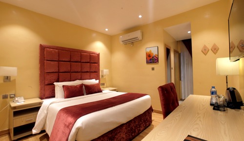 Deluxe Room, 1 King Bed