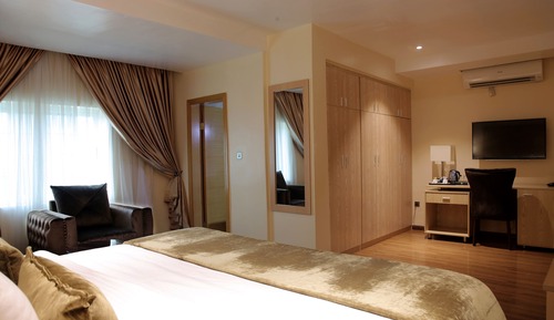 Superior Room, 1 King Bed