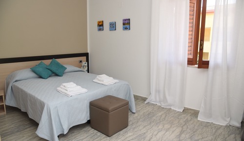 Deluxe Double Room, Courtyard View (with extra bed)