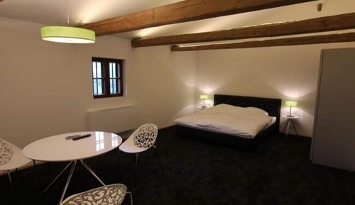 Apartment (Green)