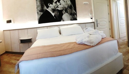 Deluxe Room, 1 Queen Bed