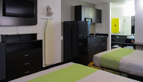 Deluxe Room, 2 Queen Beds, Non Smoking, Kitchenette