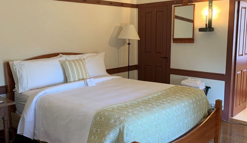 Standard Room, 1 Queen Bed