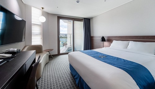 Standard Room, 1 Queen Bed