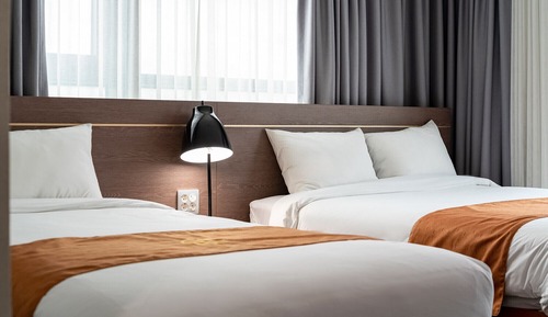 Deluxe Room, Multiple Beds (1 QueenBed & 1 TwinBed)