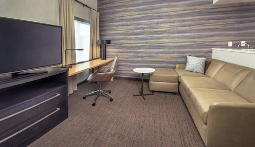Suite, 1 Bedroom (Mobility Accessible, Roll-in Shower)