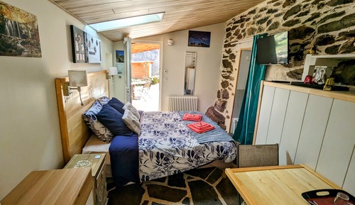Exclusive Double Room, Private Bathroom, Ground Floor (Chambre Automne )