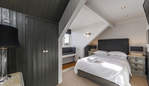 Premium Double Room, Ensuite, Sea View (Pennance)