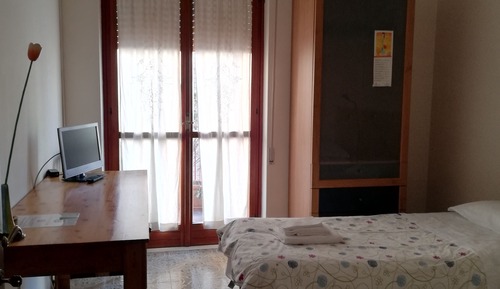 Classic Twin Room, Private Bathroom (External)